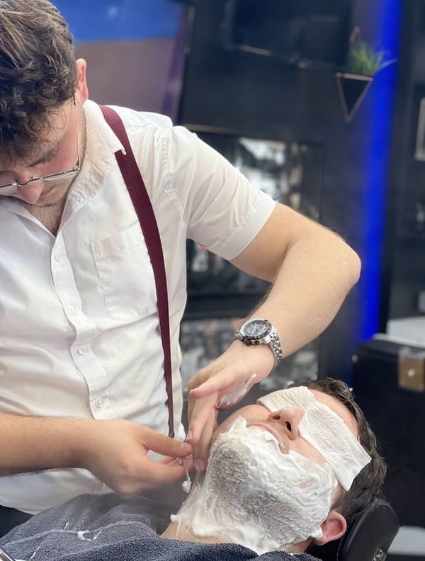 Hot towel shave at Cousins Brentwood Barbers, best barber in Brentwood Essex